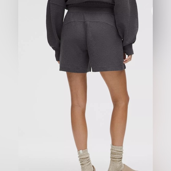 NWT Lululemon Scuba High-Rise Short 5"*Waffle - Picture 3 of 8